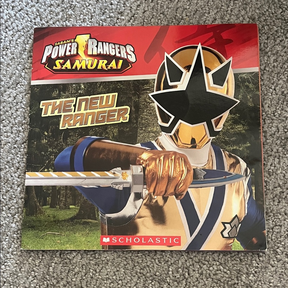 Scholastic Power Rangers Samurai Book with Gold and Blue Cover